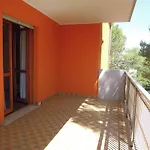 Cozy Flat Perfect For Families Next To The Бібіоне