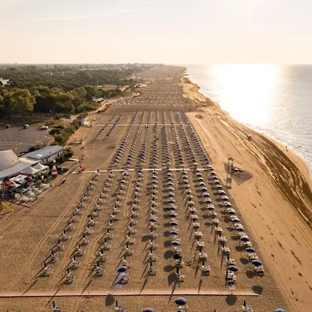 Cozy Flat Perfect For Families Next To The