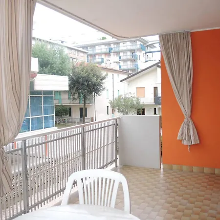 Апартаменти Cozy Flat Perfect For Families Next To The *