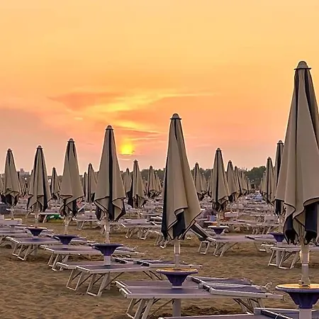 Cozy Flat Perfect For Families Next To The * Bibione