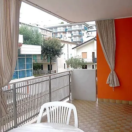 Apartment Cozy Flat Perfect For Families Next To The