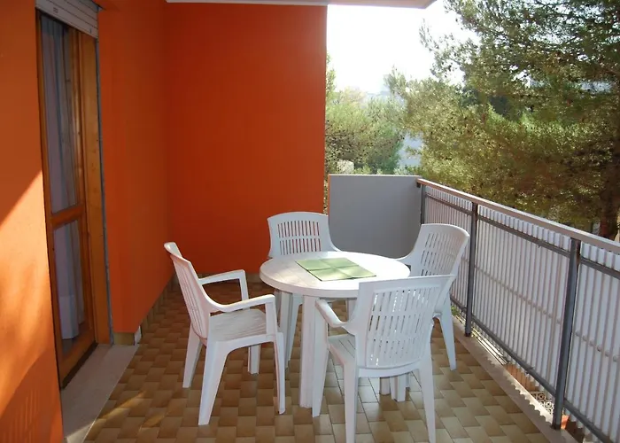 Cozy Flat Perfect For Families Next To The *